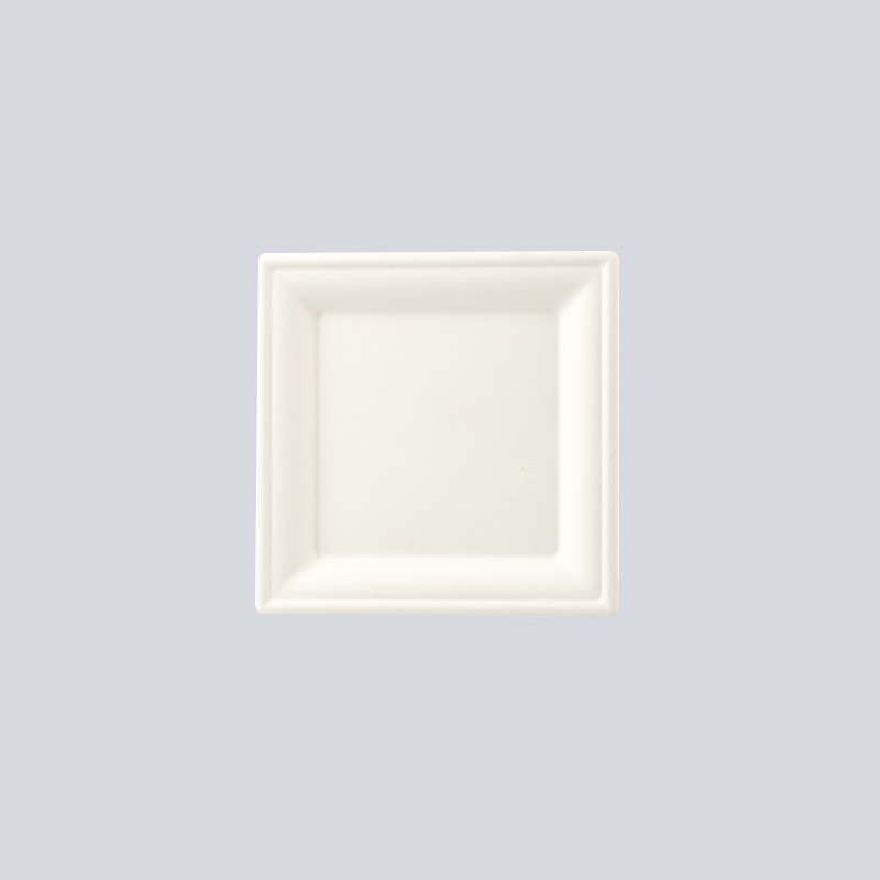 Tvarovaný vláknitý tanier a podnos na pohár